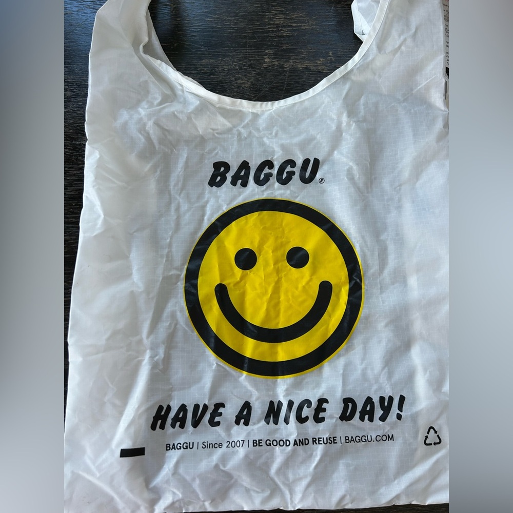 BAGGU White Tote with Yellow Smiley